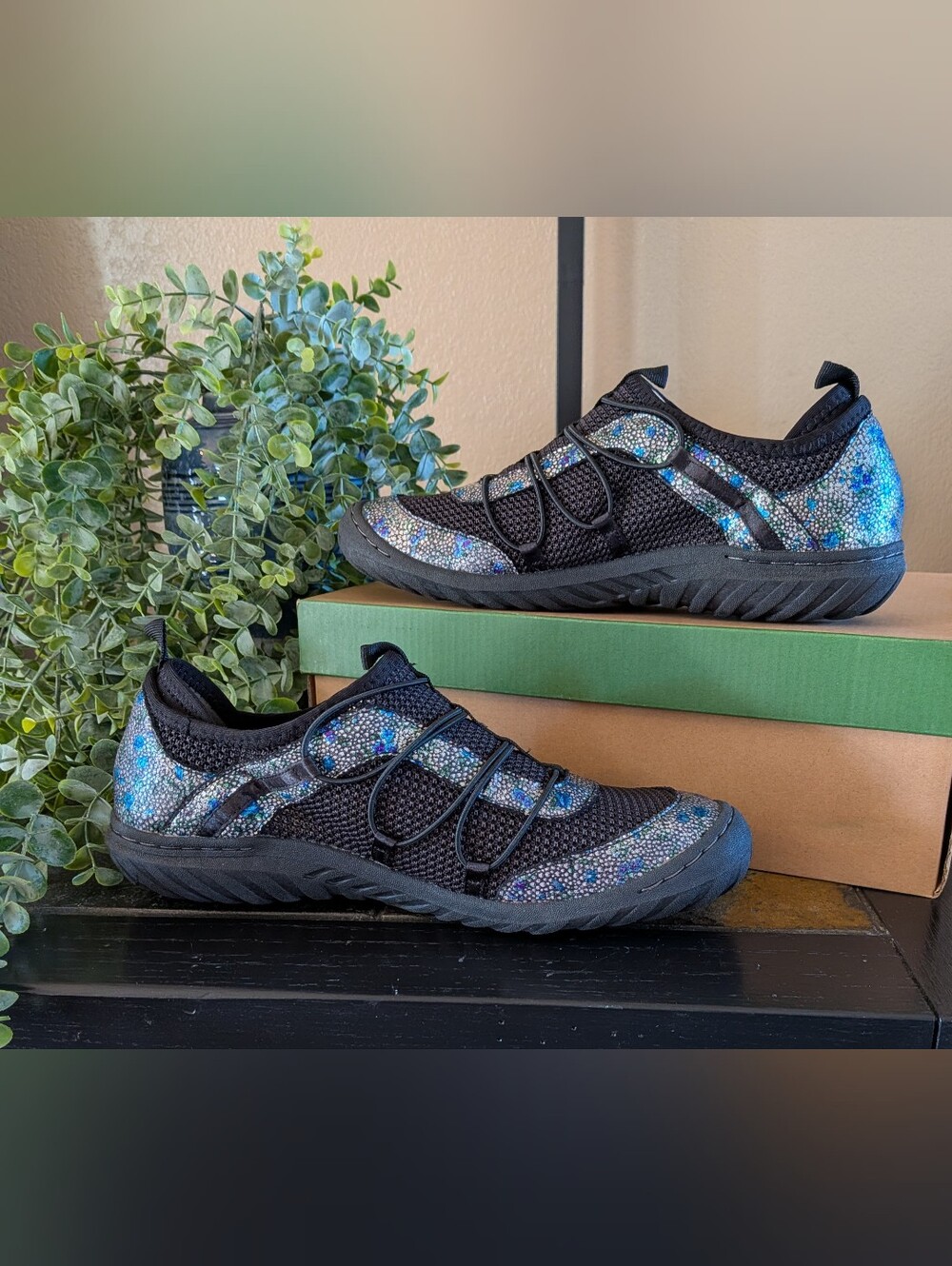 NWT! JBU by Jambu Women's Slip-On Black Floral Walking Shoes Size 8.5W